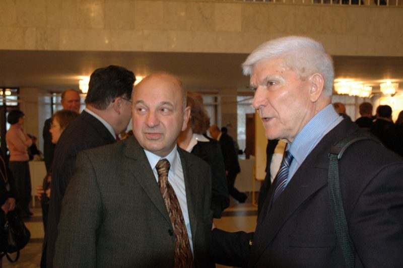 Академики РАМН Виктор Александрович ТУТЕЛЬЯН и Николай Федотович ИЗМЕРОВ (2005)